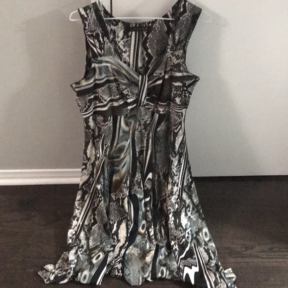 Dress - Picture 5 of 6